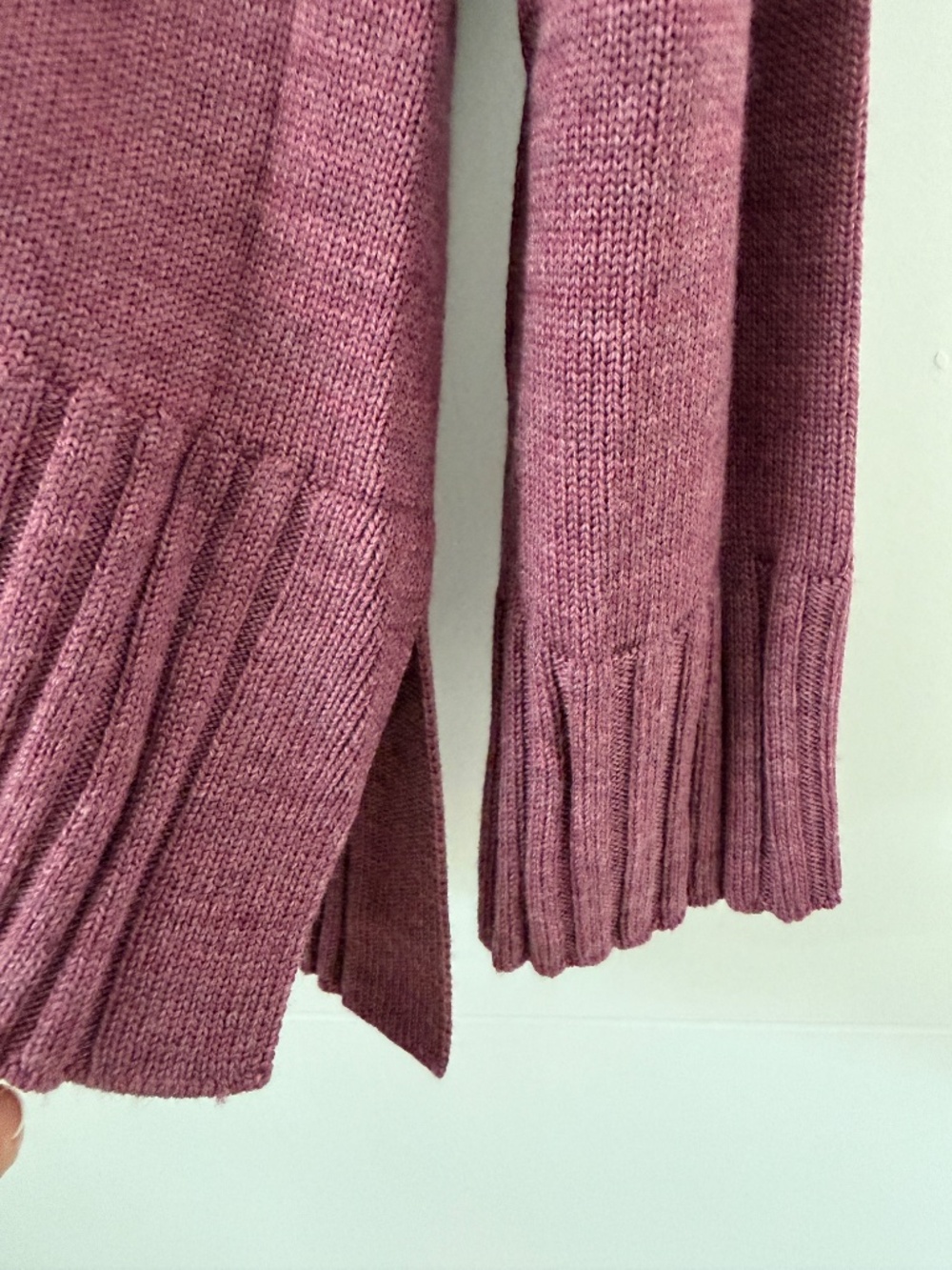 NWT Eileen Fisher 100% Extra Fine Merino Wool V-Neck Box Top Sweater Mauve M - Picture 3 of 5